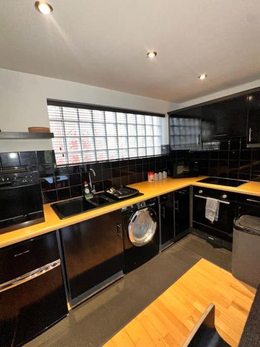 Kay Star Living Apartment Бирмингам Екстериор снимка